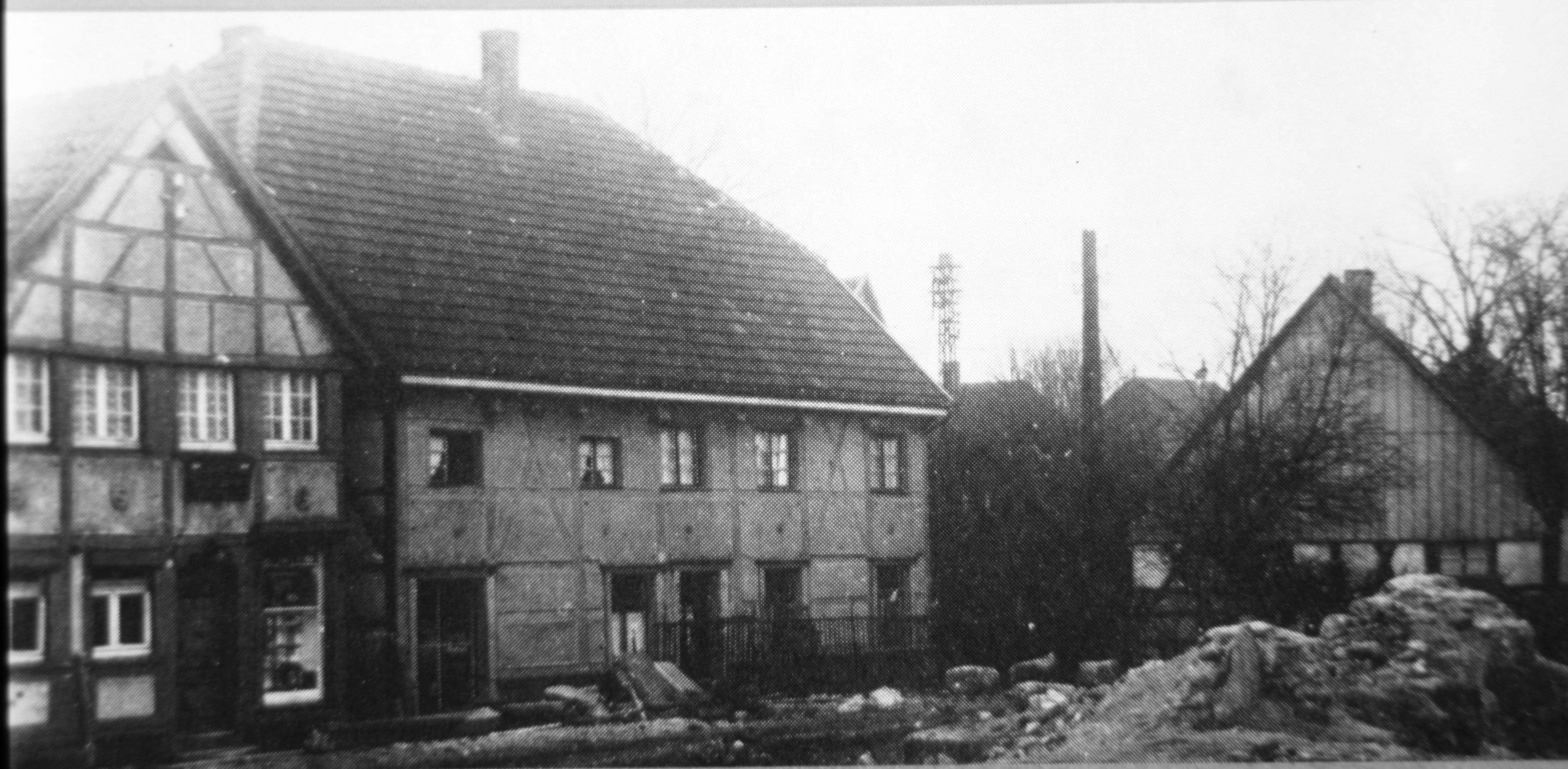 Häuser Kleppe (l.) und Jandewerth (r.) nach dem Abbruch der alten Kirche